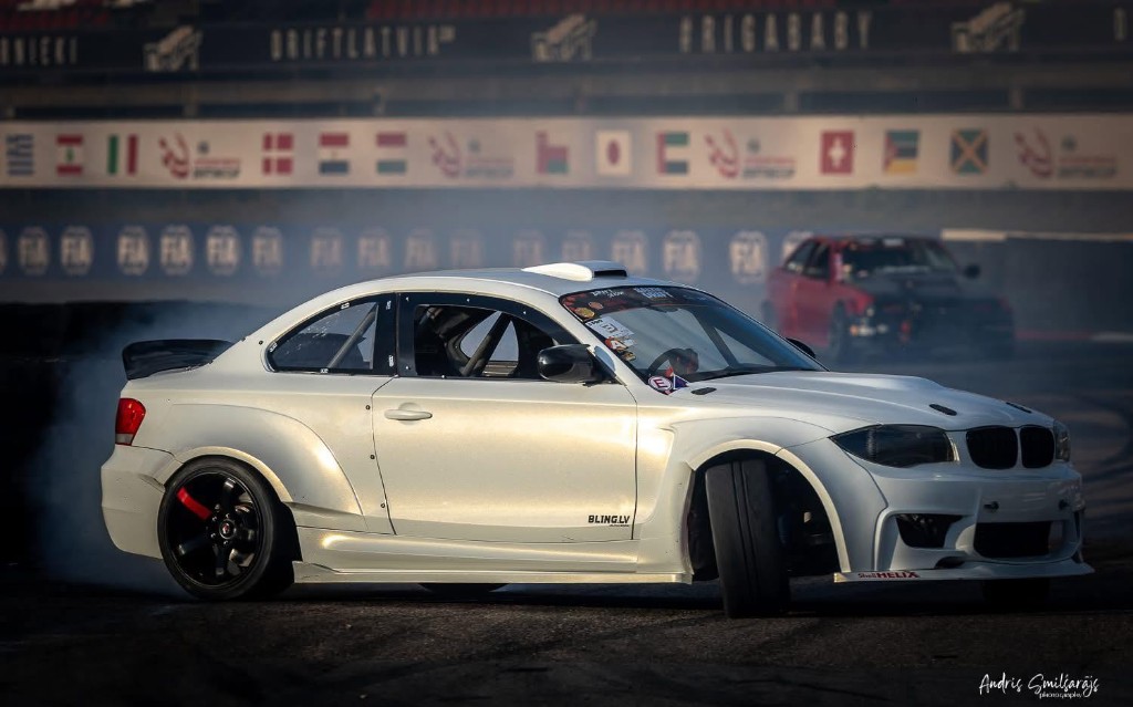Bling Detailing auto aplīmēšana — drift auto